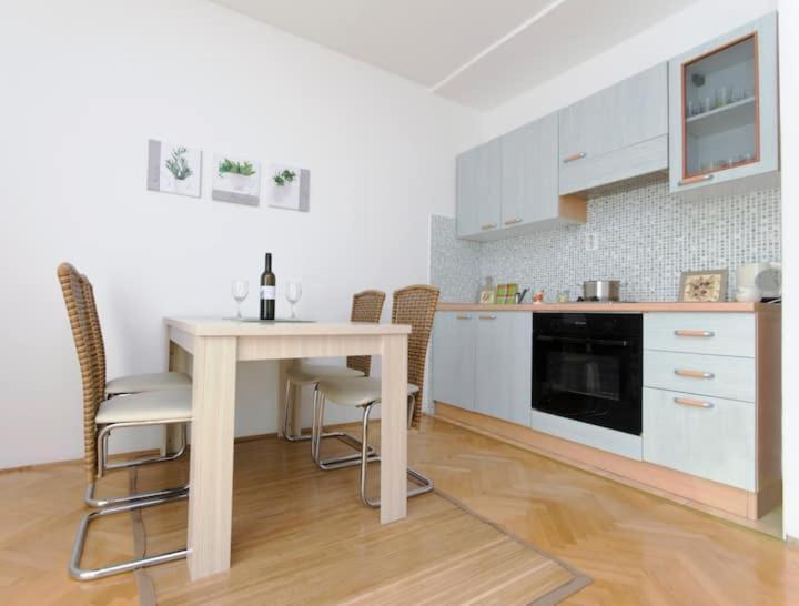 Apartments Jana Makarska Eksteriør bilde
